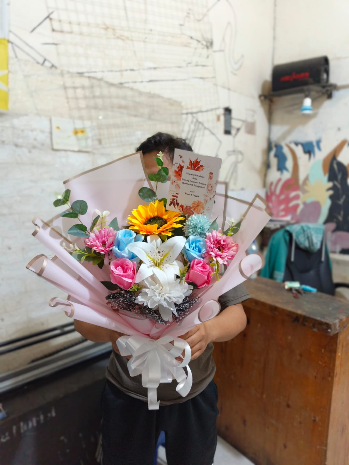 Hand bouquet artificial